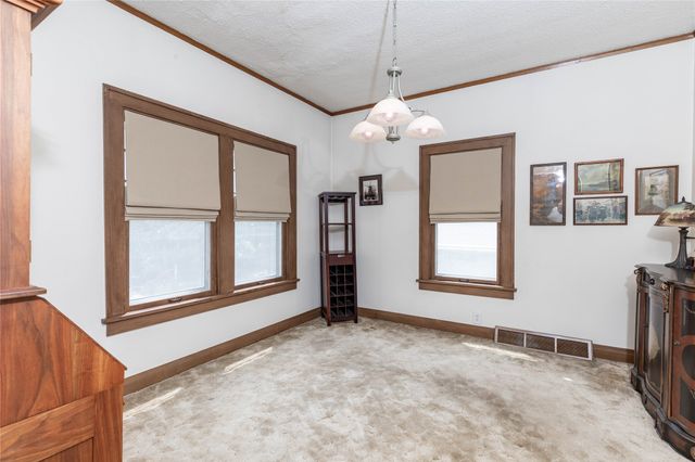 124 Emerson Hough Drive, Newton, IA 50208