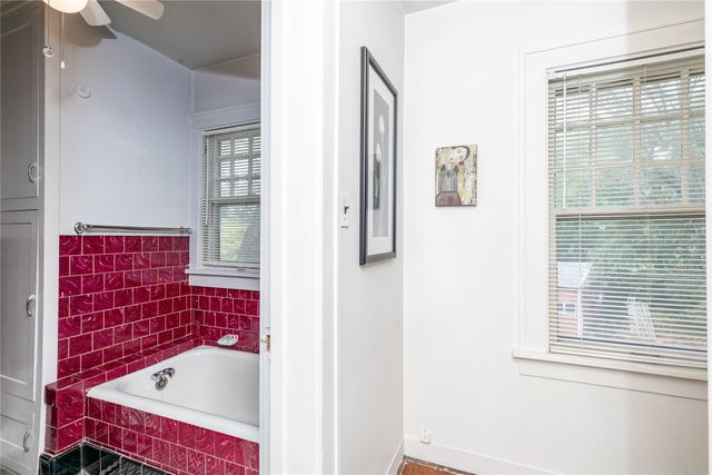 124 Emerson Hough Drive, Newton, IA 50208