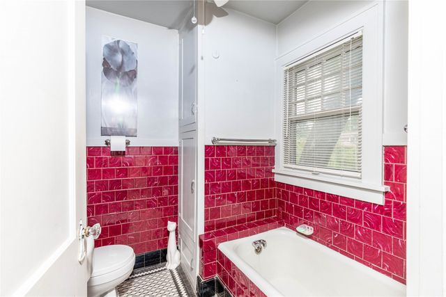 124 Emerson Hough Drive, Newton, IA 50208