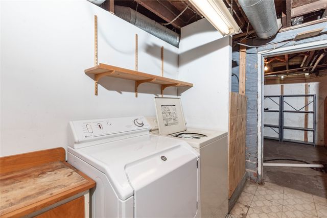 124 Emerson Hough Drive, Newton, IA 50208