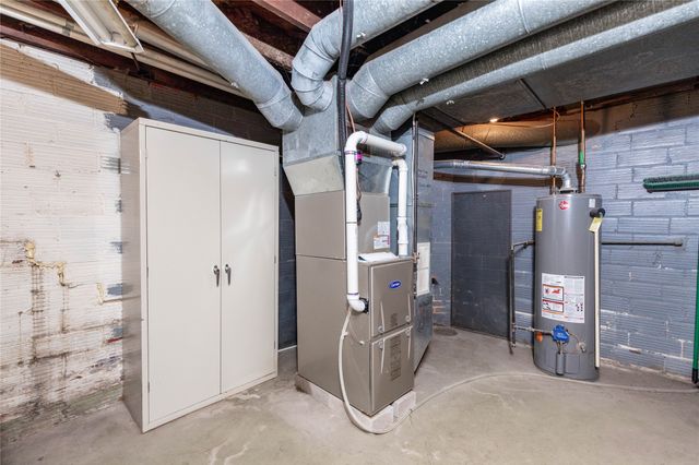 124 Emerson Hough Drive, Newton, IA 50208