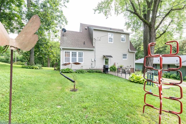 124 Emerson Hough Drive, Newton, IA 50208