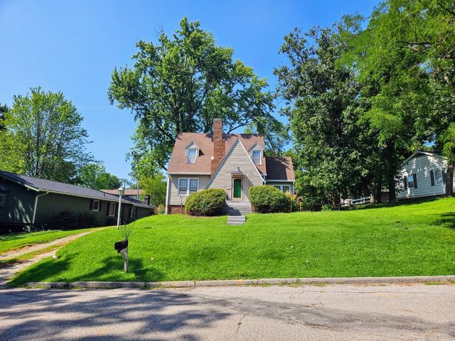 124 Emerson Hough Drive, Newton, IA 50208