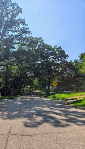 124 Emerson Hough Drive, Newton, IA 50208