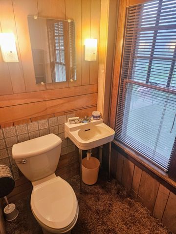 124 Emerson Hough Drive, Newton, IA 50208