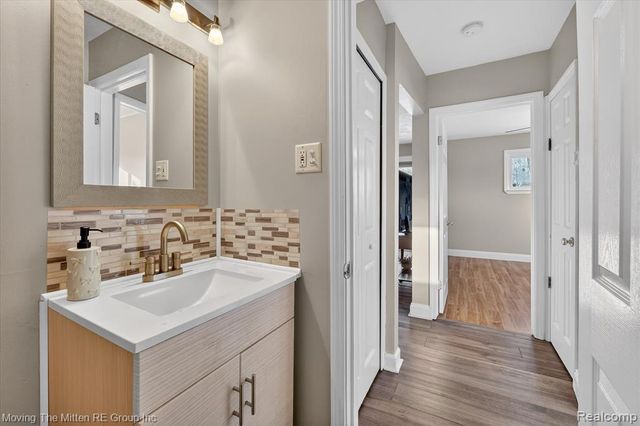 6015 Wilmer Street, Westland, MI 48185