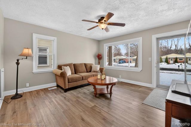 6015 Wilmer Street, Westland, MI 48185