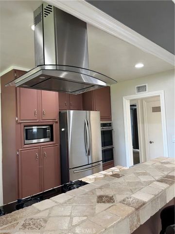 608 Falcon Lane, Redlands, CA 92374