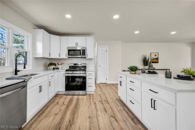 6678 Solon Boulevard, Solon, OH 44139