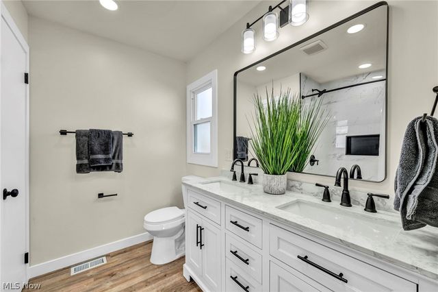 6678 Solon Boulevard, Solon, OH 44139