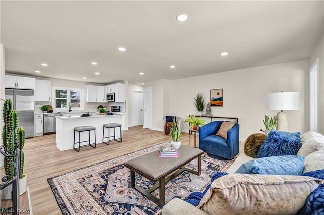 6678 Solon Boulevard, Solon, OH 44139