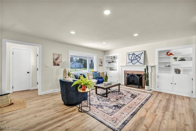 6678 Solon Boulevard, Solon, OH 44139