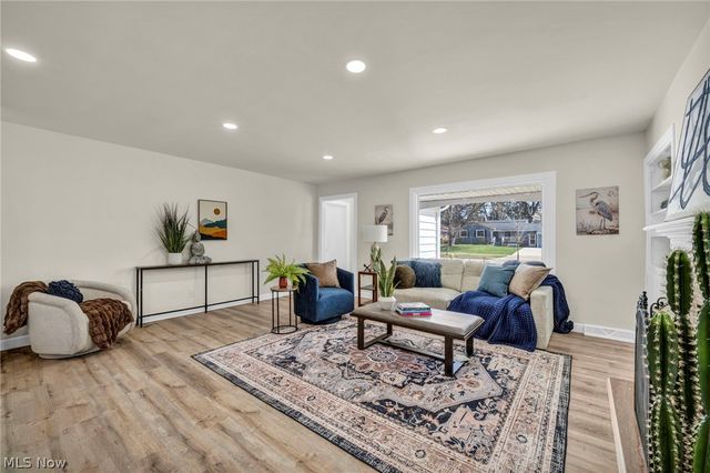 6678 Solon Boulevard, Solon, OH 44139