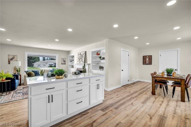 6678 Solon Boulevard, Solon, OH 44139