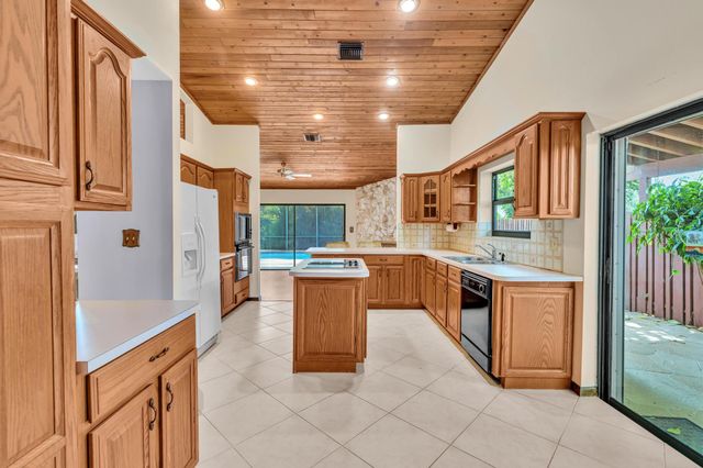 7908 NW 85th Terrace, Tamarac, FL 33321