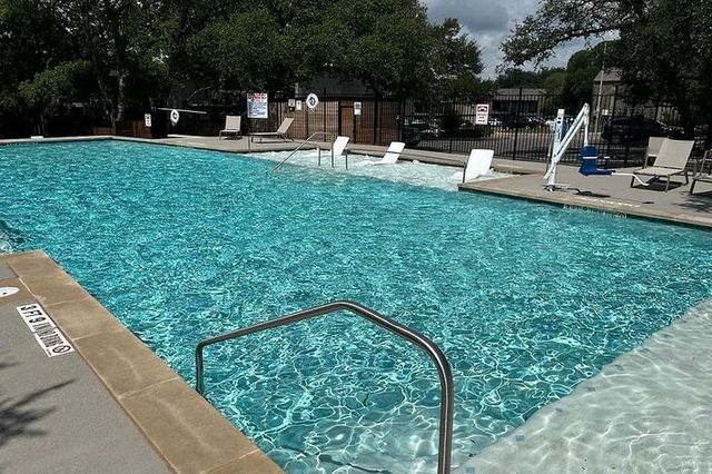 7201 Wood Hollow Drive 322, Austin, TX 78731
