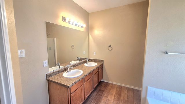 953 Hannah Way, Dallas, TX 75253