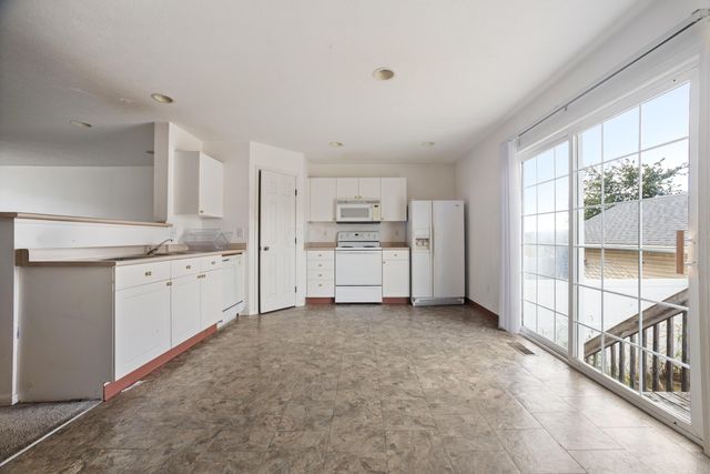 355 Oxford Oak Drive, Blacklick, OH 43004