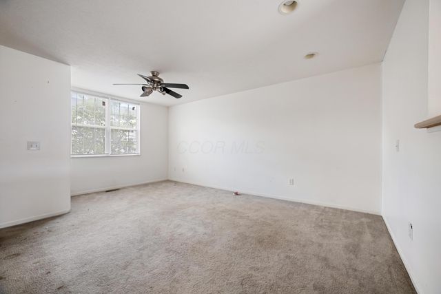 355 Oxford Oak Drive, Blacklick, OH 43004