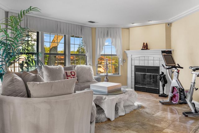 1801 Arroyo Dr, Auburn, CA 95603