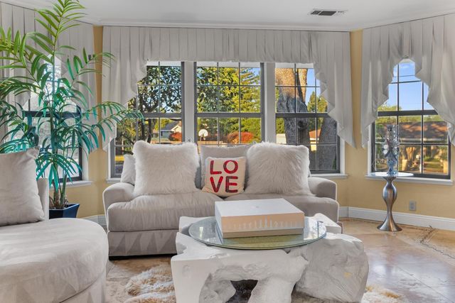 1801 Arroyo Dr, Auburn, CA 95603