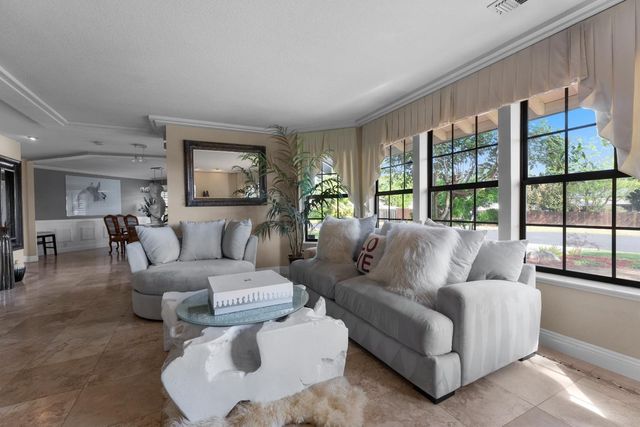 1801 Arroyo Dr, Auburn, CA 95603