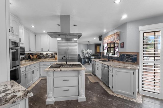 1801 Arroyo Dr, Auburn, CA 95603