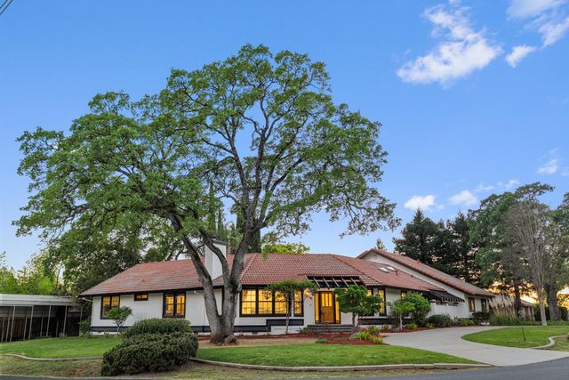 1801 Arroyo Dr, Auburn, CA 95603