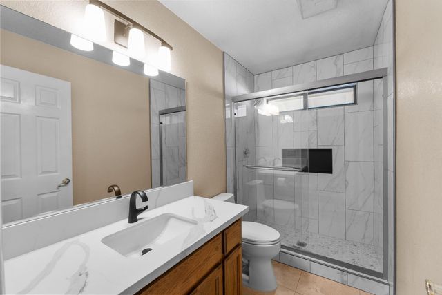 1801 Arroyo Dr, Auburn, CA 95603