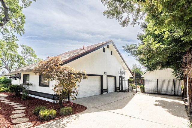 1801 Arroyo Dr, Auburn, CA 95603
