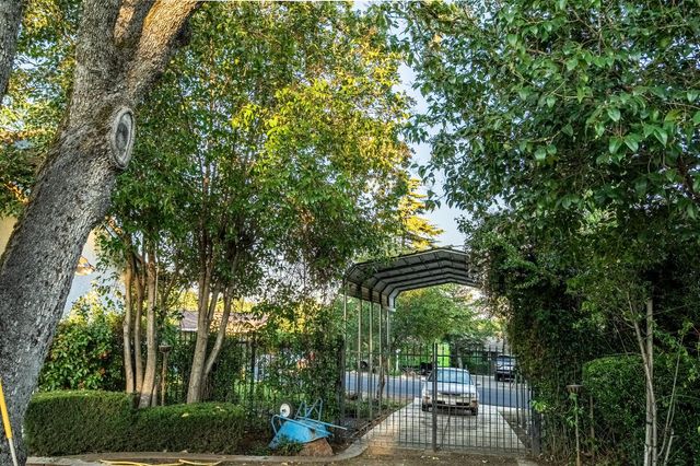 1801 Arroyo Dr, Auburn, CA 95603