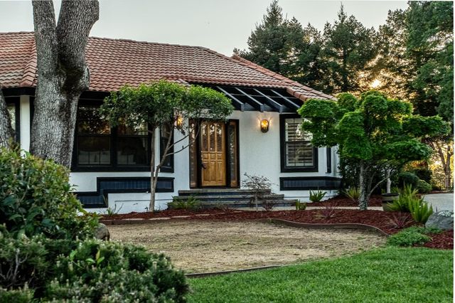 1801 Arroyo Dr, Auburn, CA 95603