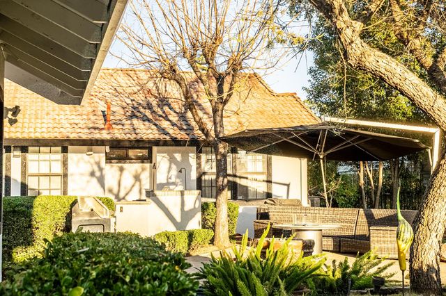 1801 Arroyo Dr, Auburn, CA 95603