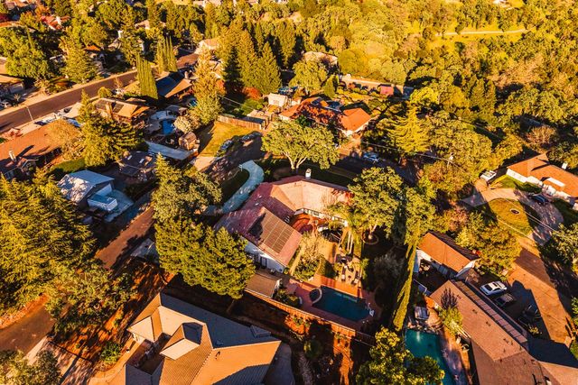 1801 Arroyo Dr, Auburn, CA 95603