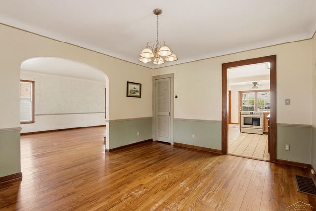 2450 N Charles Street, Saginaw, MI 48602