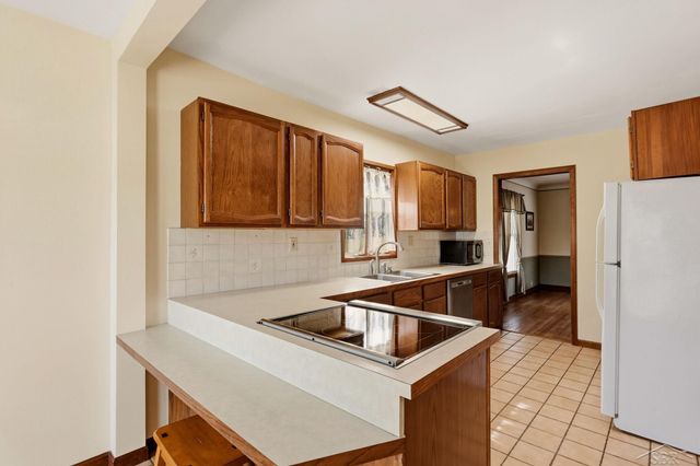 2450 N Charles Street, Saginaw, MI 48602