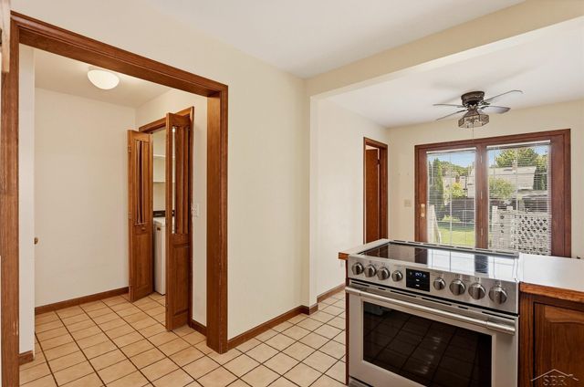 2450 N Charles Street, Saginaw, MI 48602