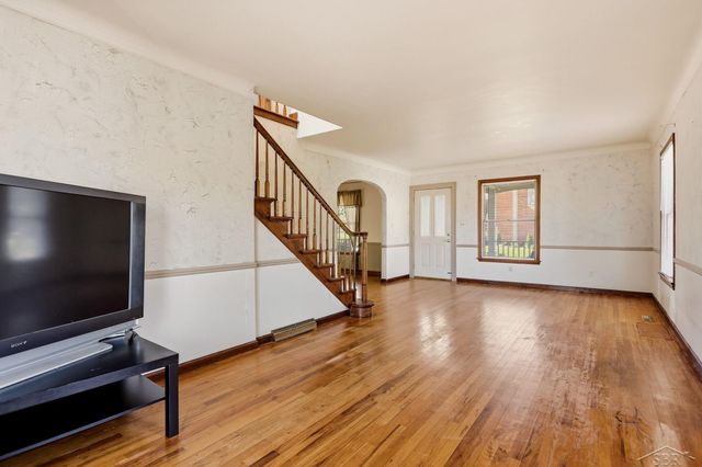 2450 N Charles Street, Saginaw, MI 48602