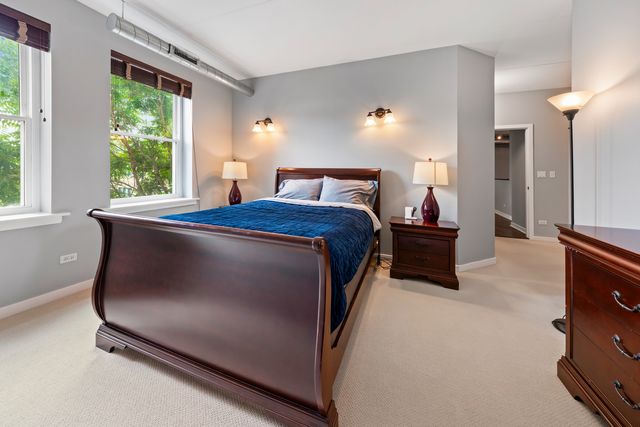 3550 W MONTROSE Avenue 308, Chicago, IL 60618