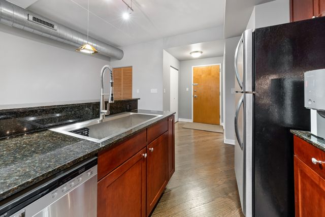 3550 W MONTROSE Avenue 308, Chicago, IL 60618