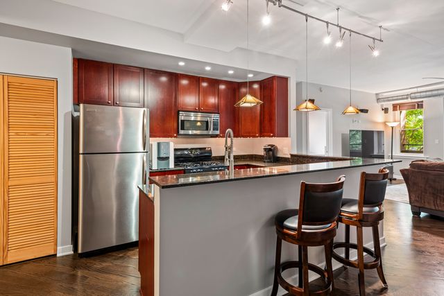 3550 W MONTROSE Avenue 308, Chicago, IL 60618