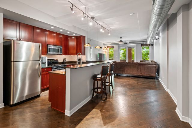 3550 W MONTROSE Avenue 308, Chicago, IL 60618