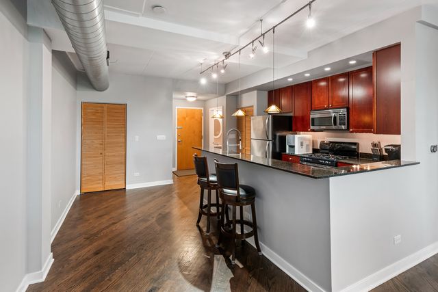3550 W MONTROSE Avenue 308, Chicago, IL 60618