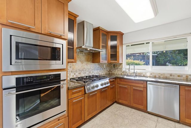 50 Nottingham Pl Place, Clayton, CA 94517