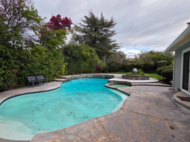 50 Nottingham Pl Place, Clayton, CA 94517