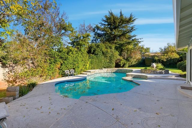 50 Nottingham Pl Place, Clayton, CA 94517