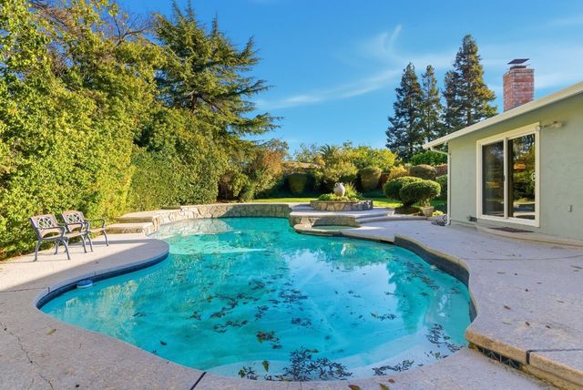 50 Nottingham Pl Place, Clayton, CA 94517