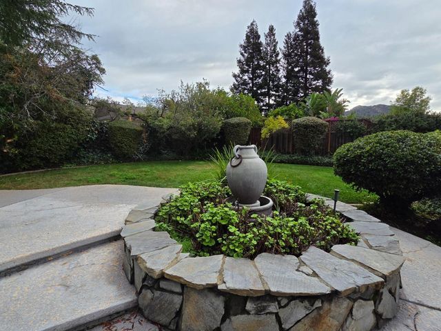 50 Nottingham Pl Place, Clayton, CA 94517