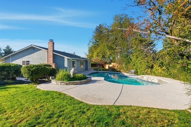 50 Nottingham Pl Place, Clayton, CA 94517