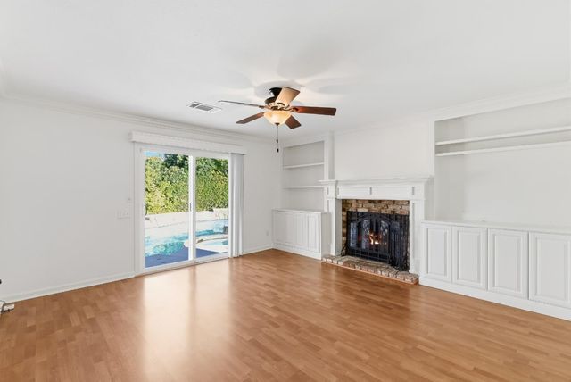 50 Nottingham Pl Place, Clayton, CA 94517